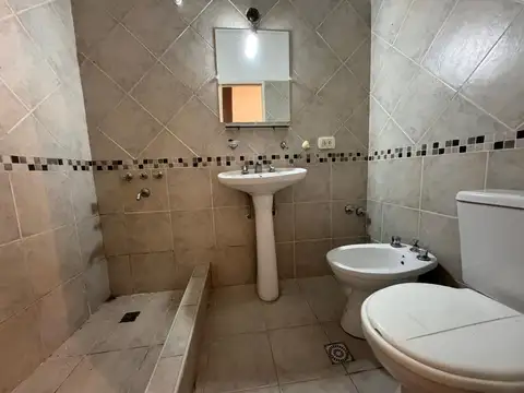 Dos casas en venta s/ lote de  307 m2 Temperley E.