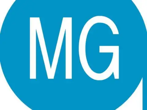 Casa en venta o permuta por dto o ph en Lomas de Zamora Oeste, tipo chorizo