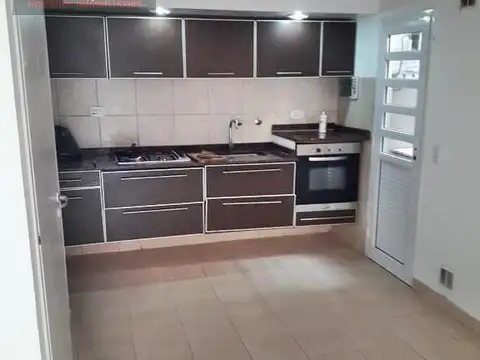Depto Tipo Casa en Venta con 1 cocheras