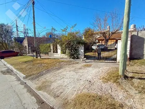 Casa 3 Dormitorios sobre Lote de 275 m² | Patio y Potencial de Ampliación | Neuquén