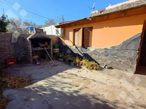 Casa 4 ambientes con 1 baño