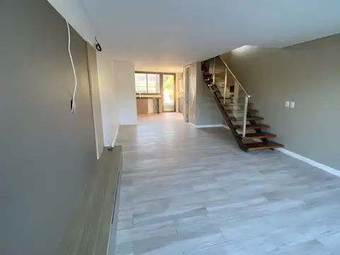 Depto Tipo Casa 3 ambientes con 2 baños