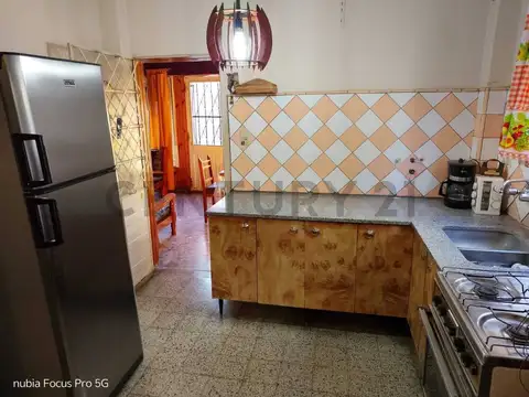 81 e/ 1 y 2 300, Piso 0