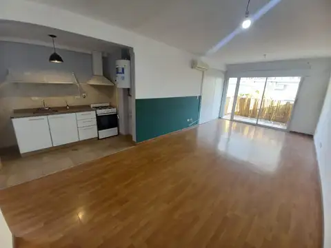 Hermoso monoambiente divisible con cochera propia, a 4 cuadras de Maipú