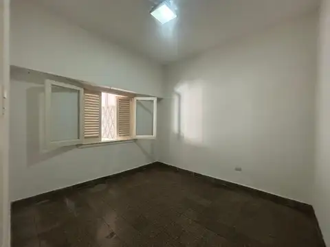 Depto Tipo Casa en Alquiler en Moron Sur, $ 750.000
