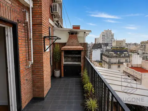 Venta 2 ambientes | Parrilla y Terraza propia | Cochera cubierta | Reciclado | Apto crédito