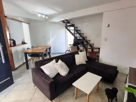 Depto Tipo Casa en Venta con 1 cocheras