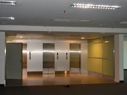 Oficina Monoambiente con 4 baños