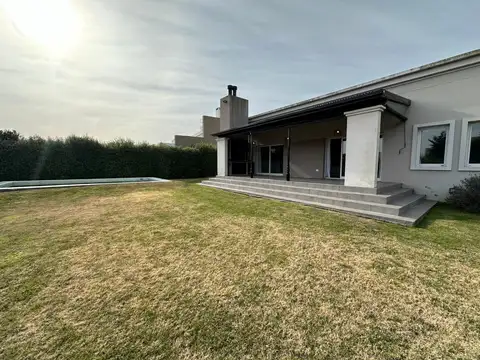 Casa en alquiler en Arenas del Sur