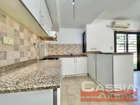 Depto Tipo Casa en Venta con 2 cocheras