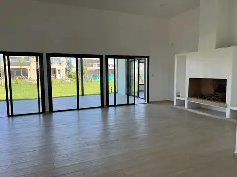 Casa en Venta en Haras Santa María, USD 183.000