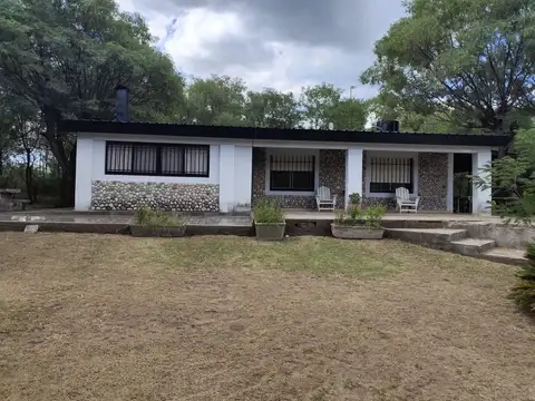 Casa 5 ambientes con 2 baños