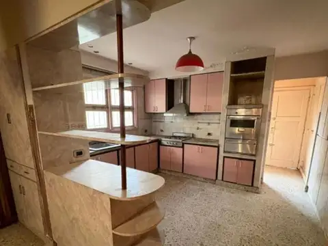 Casa en Venta con 5 cocheras