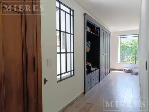 Casa en Alquiler Temporal con 2 cocheras