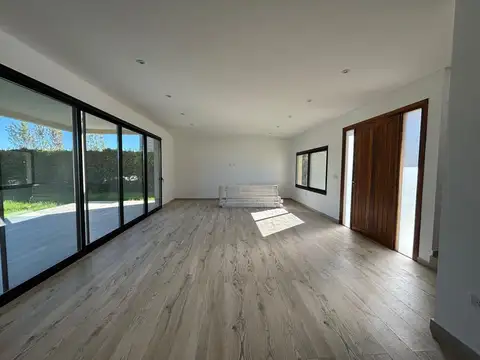 Casa en Venta en El Canton - Norte, USD 350.000