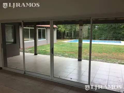 Casa 6 ambientes con 3 baños