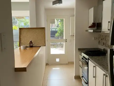 Complejo Sucre 2800, Piso 1