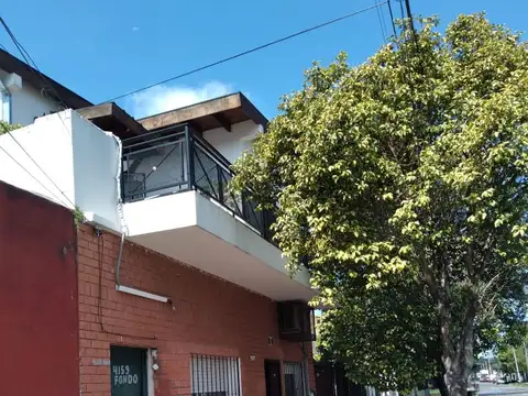Depto Tipo Casa en Venta de 3 ambientes