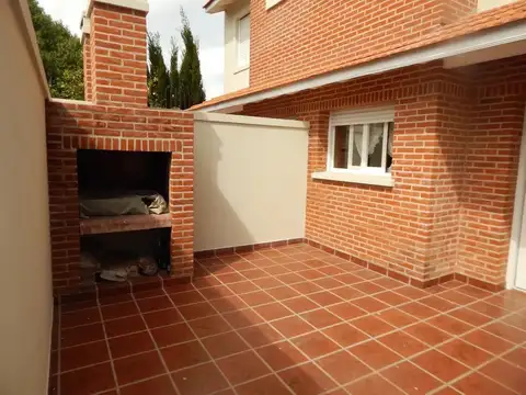 Depto Tipo Casa en Venta con 1 cocheras