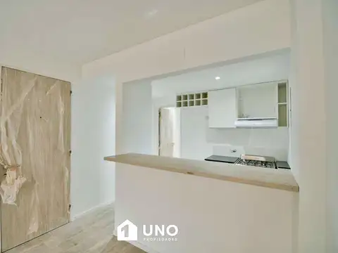 San Luis 2500, Piso 01