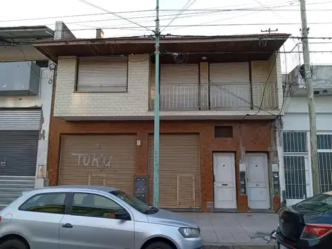 Bolívar e/ Italia y Neuquén