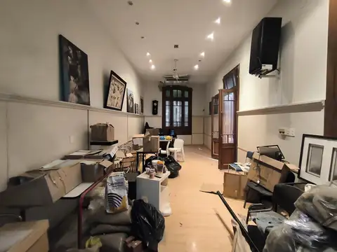 Casa Local Edificio de 700 Metros Apto Todo Destino