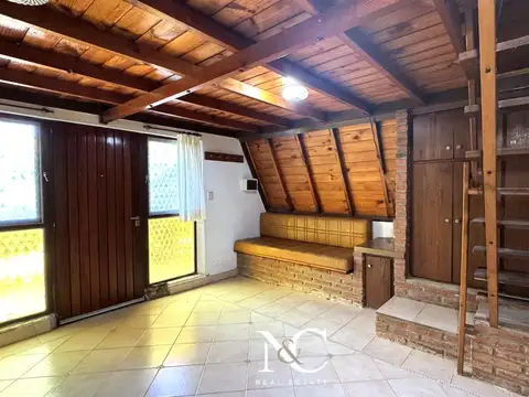 Casa 6 ambientes con 2 baños
