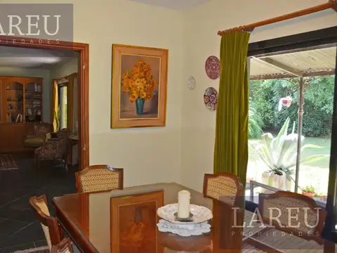 Casa en Venta con 4 cocheras