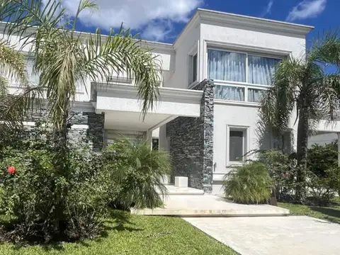 Casa en Alquiler en Los Alisos 3 dormitorios, Nordelta 100 100