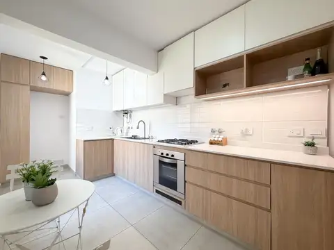 VENTA -Casa en planta alta de 3 dormitorios con terraza y quincho. Pichincha, Rosario.