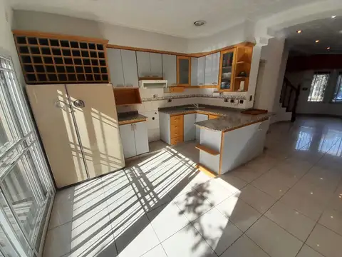Depto Tipo Casa 4 ambientes con 2 baños