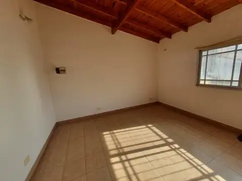 DEPARTAMENTO 2 AMB CON BALCON CASEROS