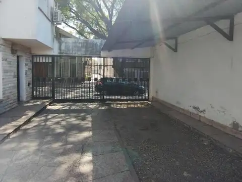 Casa en Alquiler con 1 cochera