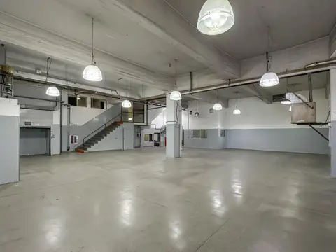 Galpon en Alquiler 43  mts Fondo