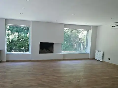 Casa en Venta con 6 cocheras