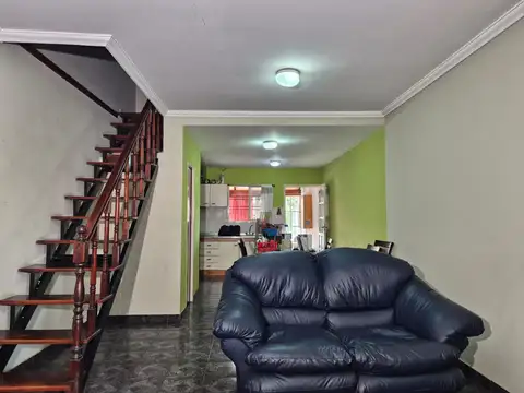 Casa 3 ambientes con 2 baños