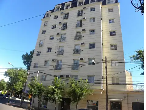Departamento de tres ambientes con cochera
