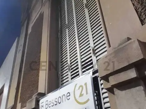 Casa 5 ambientes con 1 baño