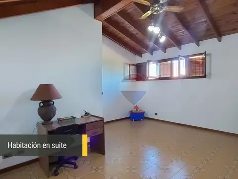 Casa 5 amb Quincho doble cochera jardin y Playroom