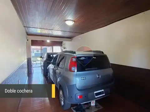 Casa 5 ambientes con 4 baños