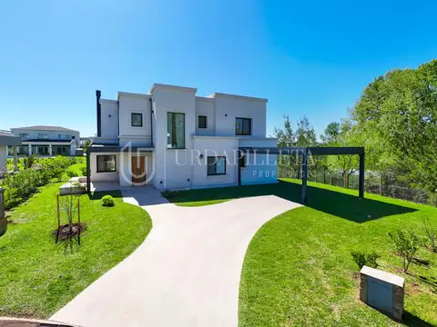 Casa en Alquiler en Pilara, USD 3.700