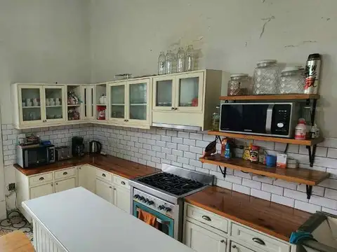 Oficina 5 ambientes con 2 baños