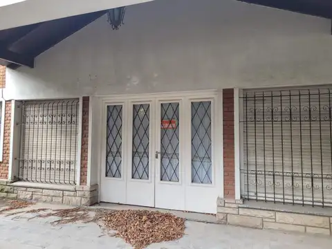 Casa en Camino general Belgrano y 44 por calle 480 2 dormis