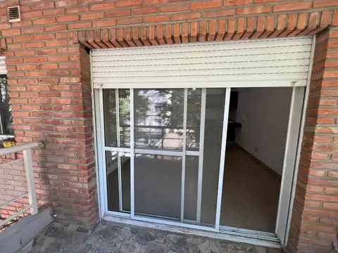 Departamento en Alquiler en Castelar Norte, $ 400.000