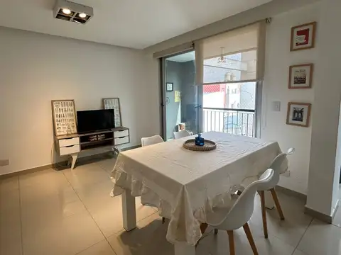Venta departamento de 2 dormitorios c/ cochera en Banfield