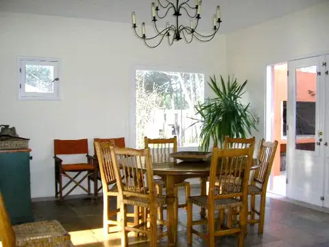 Casa 5 ambientes con 6 baños