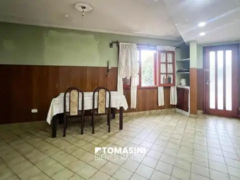 Casa 5 ambientes con 3 baños