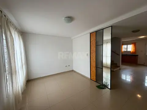 Depto Tipo Casa en Alquiler de 3 ambientes