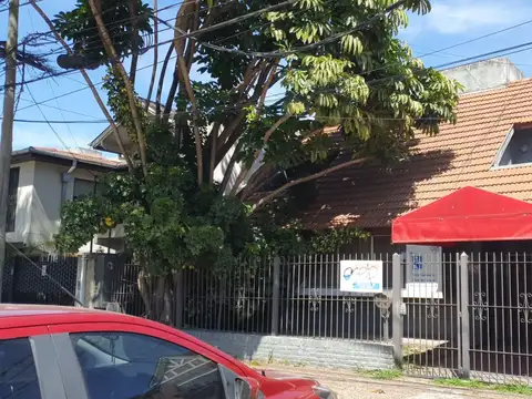 VENTA-CASA en Martínez-Apto Centro odontológico