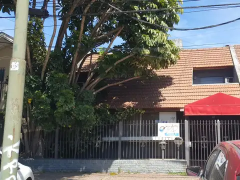 Oficina 5 ambientes con 1 baño